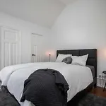 120m² 2 slaapkamer, 2 privé badkamer Appartement in Reykjavik centrum