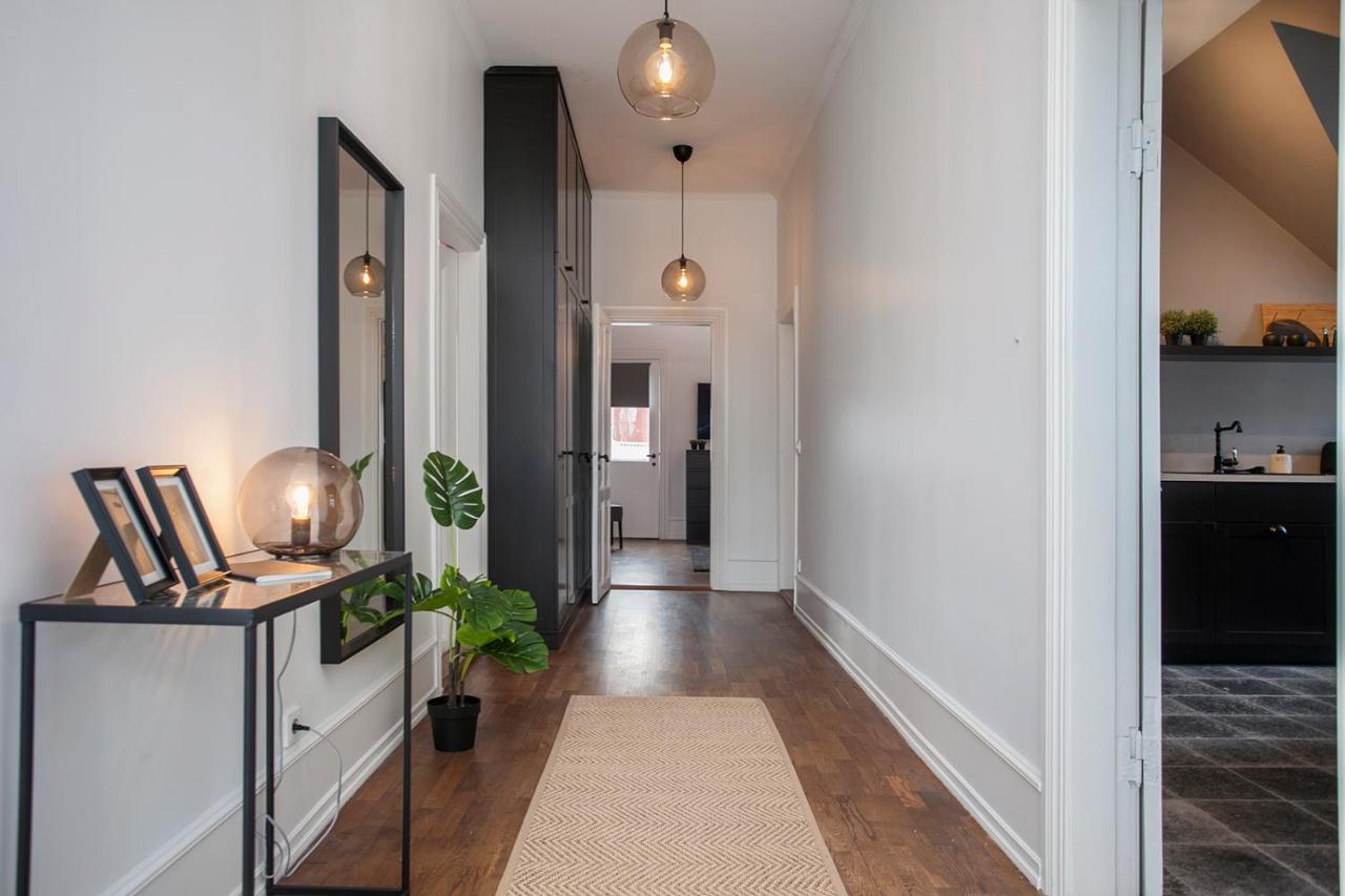 120m² 2 Slaapkamer, 2 Privé Badkamer In Centrum Appartement